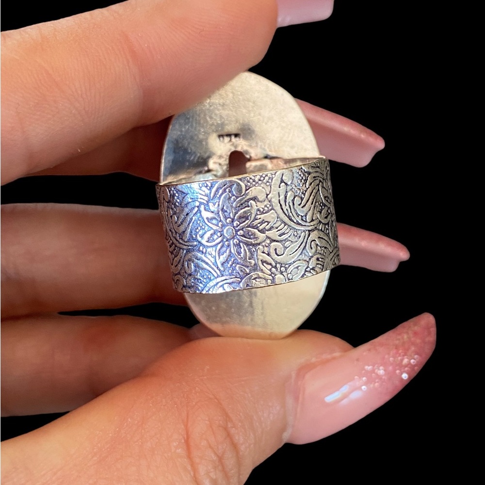 Clear “topaz” Two Toned Ring - Picture 6 of 13